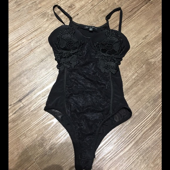 Bombshell Lace Black bodysuit Small Padded SEXY Brami Built in Bra Fashion Nova - Picture 9 of 10